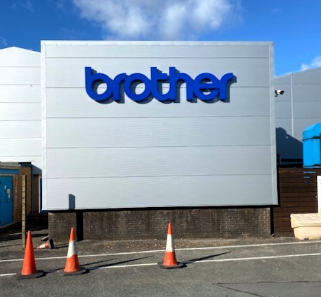 Exterior dimensional letters
